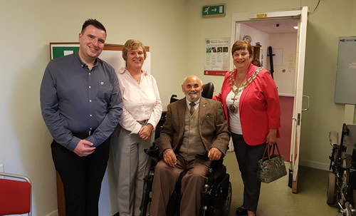 Photo showing Mayor Copeland and her son Richard meeting Chair Gordon Pybus and Chief Executive Lauren Robinson